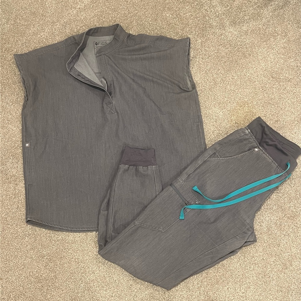 Figs- graphite Short Sleeve Top and jogger scrubs